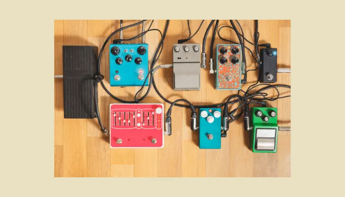 Infographic showing how to arrange multiple effects pedals in a logical signal-chain order.
