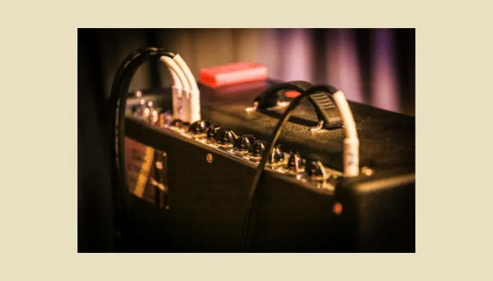 Infographic showing a step-by-step guide to setting up your amp effects loop.
